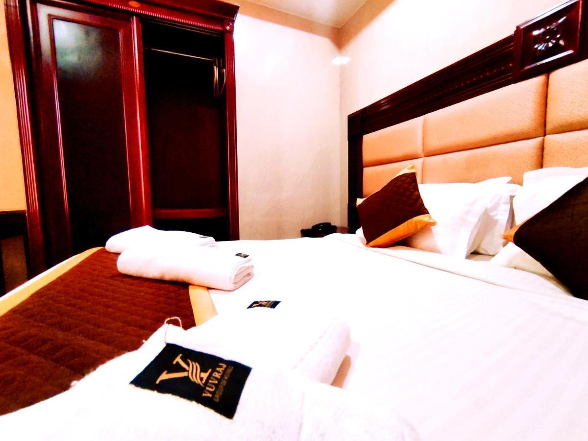 Hotel Yuvraj Signature Mysore Exterior photo